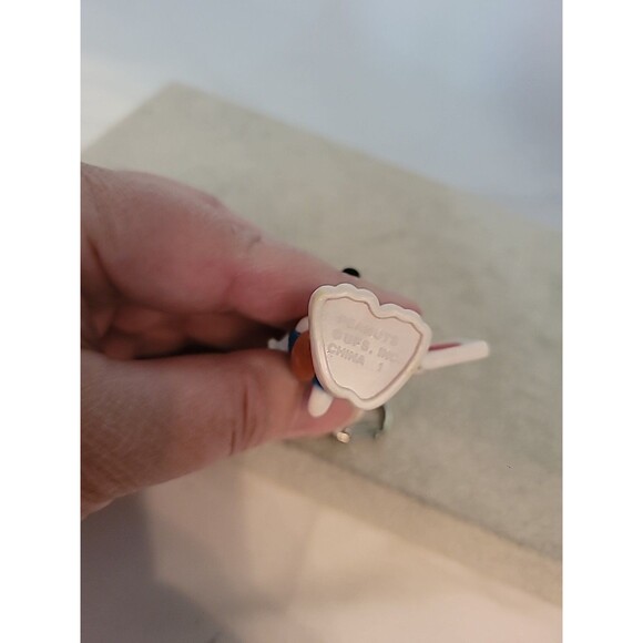 Vintage Peanuts UFS Snoopy Mailman holding Valentine Card W/Heart Keychain 2.5" - Picture 13 of 13